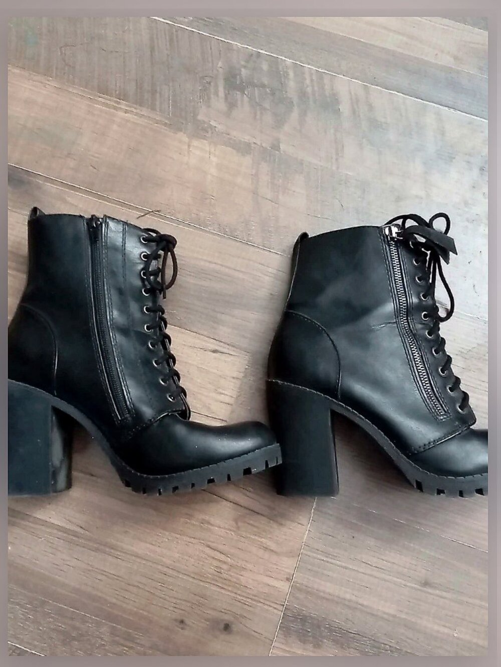 Woman's Boots size 9